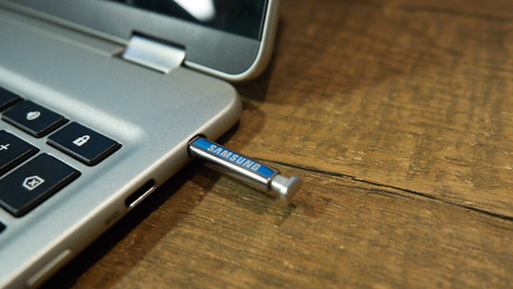 Illustration for article titled Samsung's New Chromebook Knows What You Want to Write Before You Do